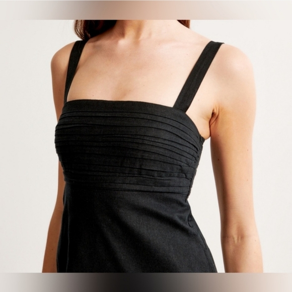 Abercrombie & Fitch Emerson Dress with Built-in Shorts - Picture 2 of 12